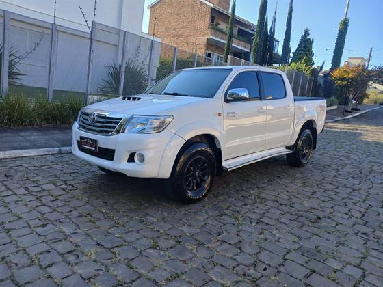 TOYOTA HILUX 3.0 SR 4X4 CD 16V TURBO INTERCOOLER DIESEL 4P MANUAL